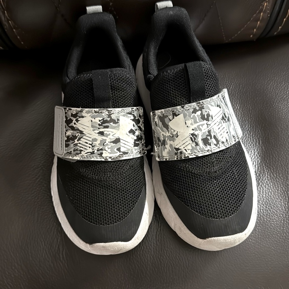 Under Armor Sneakers